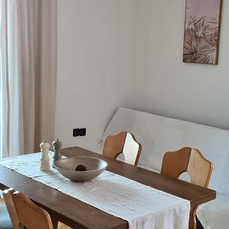 Apartmani Jelena Petrcane Exterior photo
