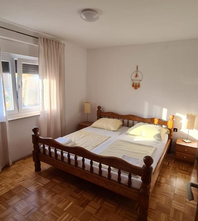 Apartmani Jelena Petrcane Exterior photo