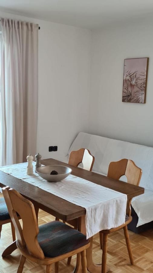 Apartmani Jelena Petrcane Exterior photo