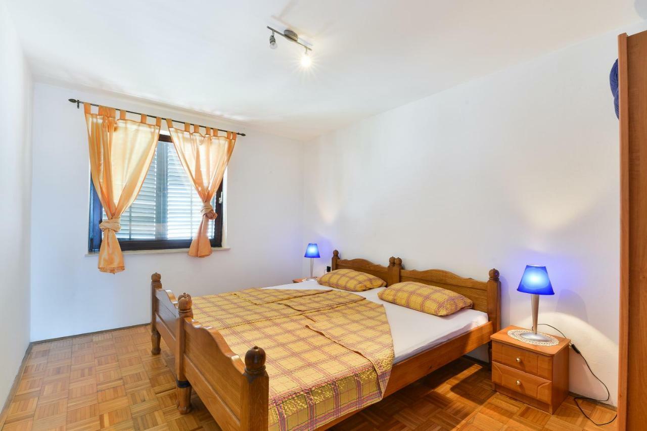 Apartmani Jelena Petrcane Exterior photo
